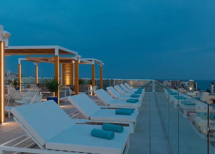 L'Azure Hotel 4* Sup